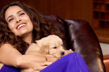 Salma Hayeck y su perro